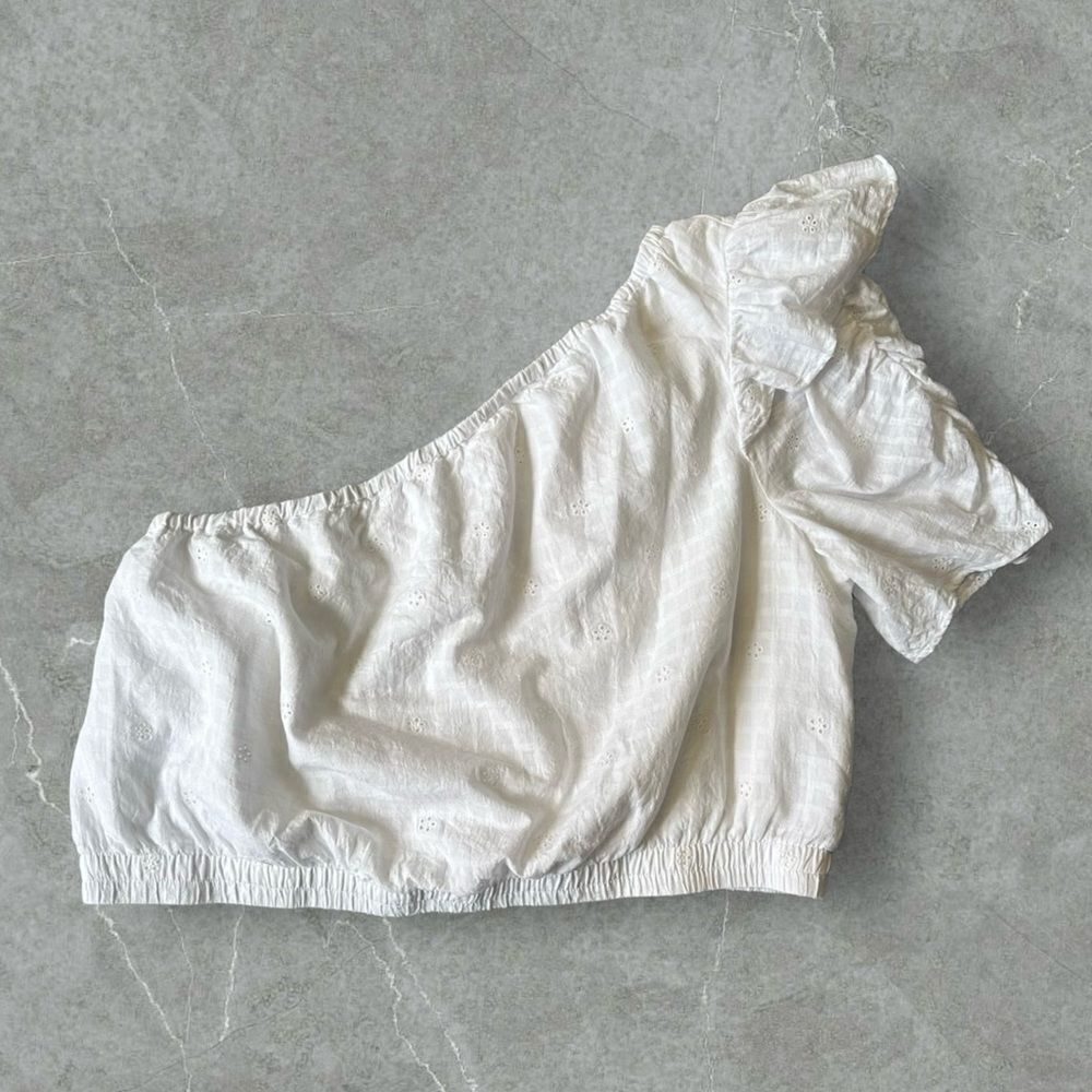 5 for $45  universal thread Top Blouse Shirt Size 2X One Sleeve White Lace